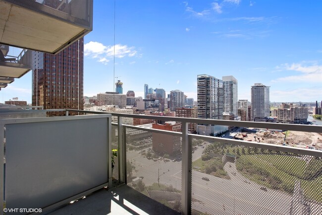 Building Photo - 235 W Van Buren St