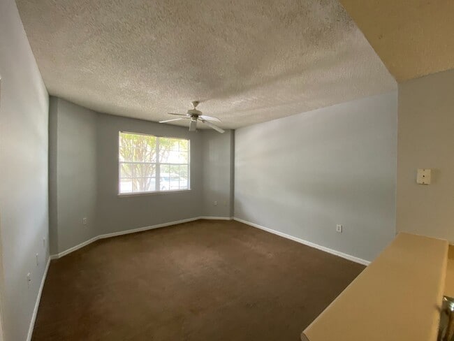 Building Photo - 10831 Windsor Walk Dr