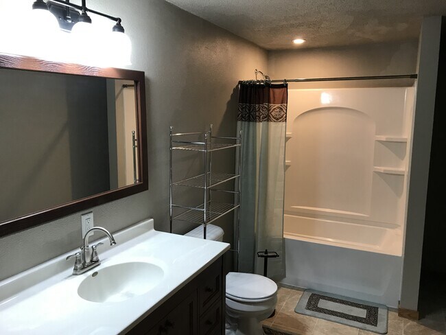 Foto del edificio - 4541 30th Ave NW