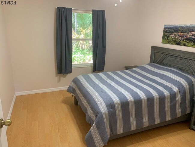 Foto del edificio - 56 Edward Dr