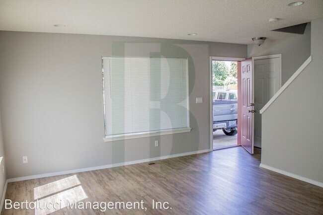 Building Photo - 3 br, 2.5 bath House - 4480 Benham Ave SE