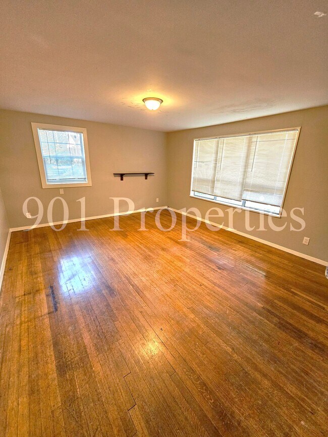 Building Photo - 2932 Walker Ave