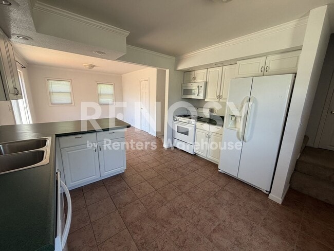 Building Photo - 2907 Knollwood Dr SE