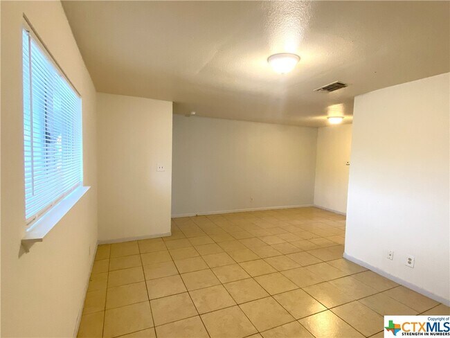 Foto del edificio - 1046 Linde Ave