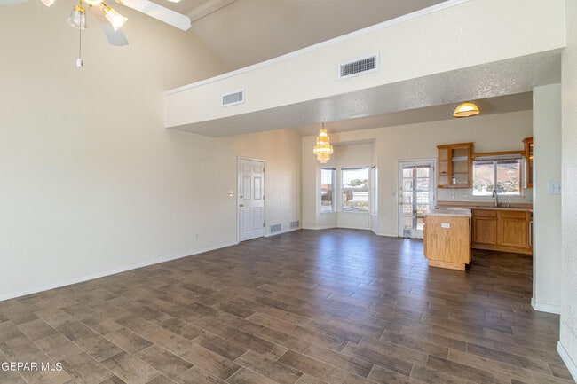 Building Photo - 4624 King Arthur Ct