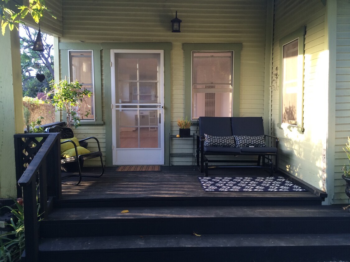 Primary Photo - 4003 Cumberland Ave