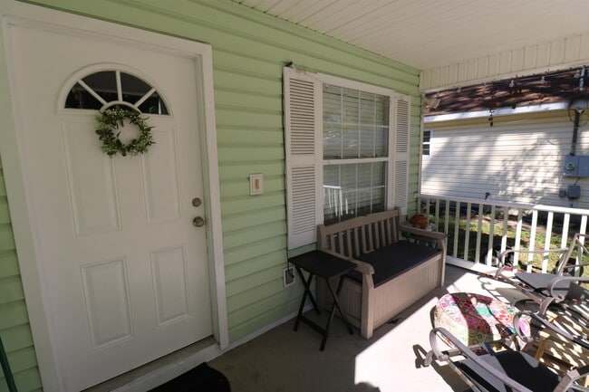 Building Photo - 985 Cooper St