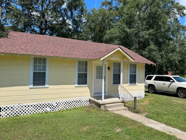 Building Photo - 402 Old Richton Rd