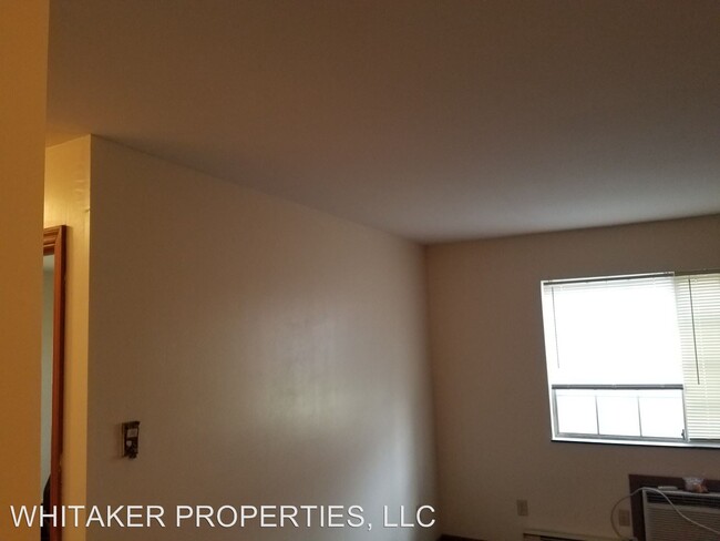 Building Photo - 4843-4865 Northcliff Dr
