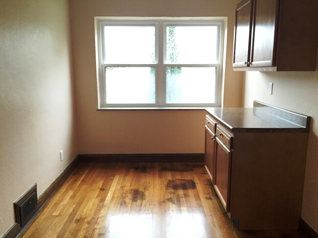 Building Photo - 3702 Venable Ave