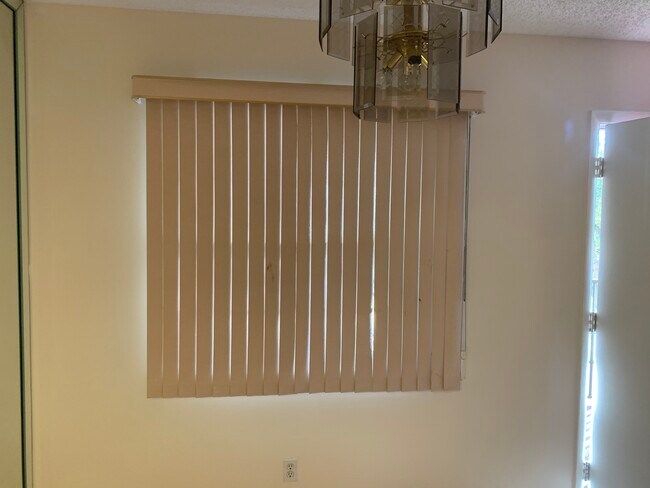 Foto del edificio - 13455 SW 9th Ct