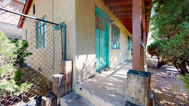 Foto del edificio - 1816 Lead Ave SE