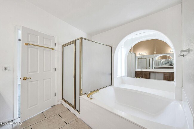 Building Photo - 5705 E Aire Libre Ave
