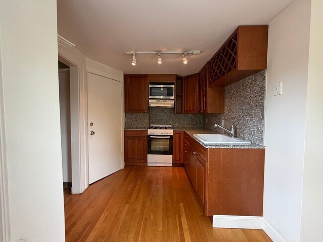 Foto del edificio - 18 Pleasant St