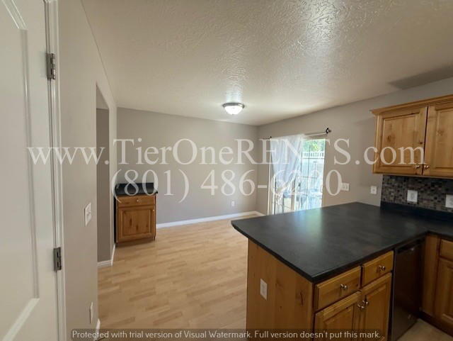 Building Photo - No deposit option for qualified renters wi...