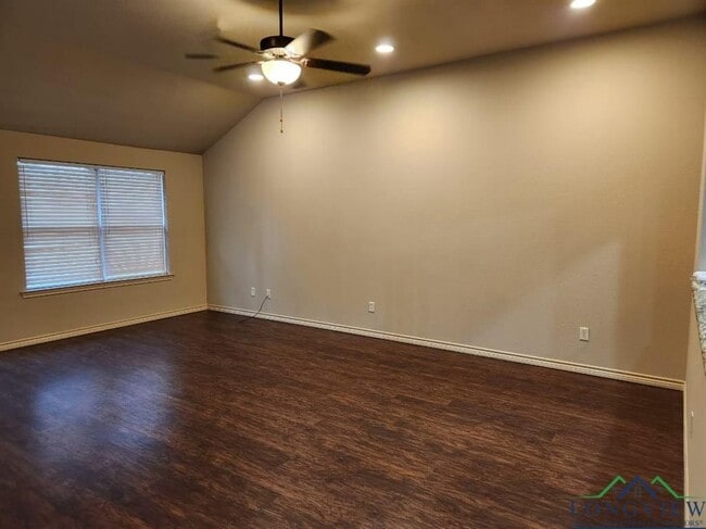 Foto del edificio - 1205 H G Mosley Pkwy