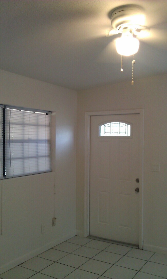 Building Photo - 3981 Tulip Tree Dr