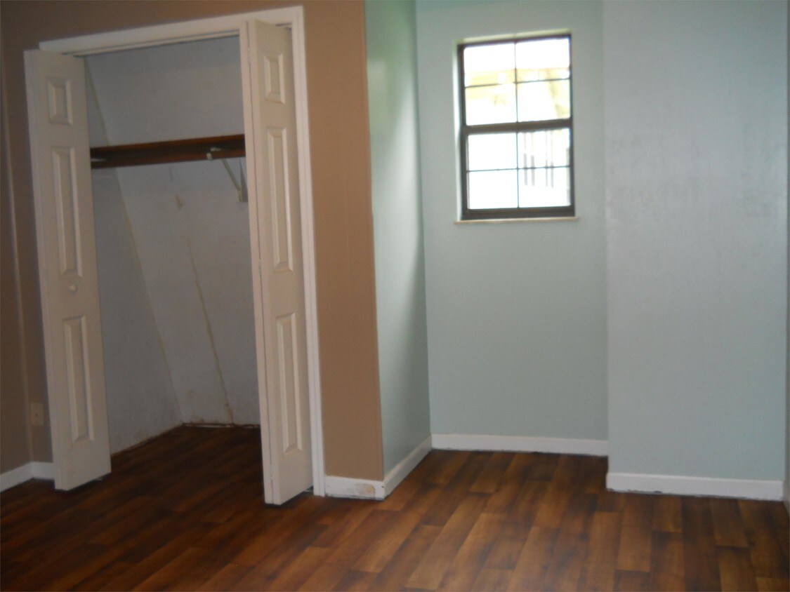 Building Photo - 1219 Pennsylvania Ave