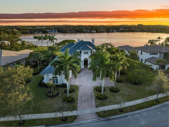 Foto del edificio - 3111 Lake Ridge Ln