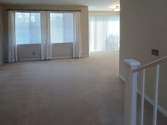 Foto del edificio - Coming Soon - Stunning Two-Story 3 Bedroom, 2.5 Bath Home in the Heart of Eastlake Greens!