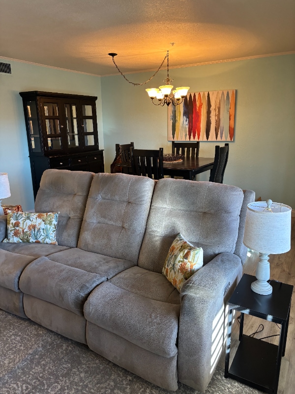 Foto del edificio - 1806 Swanson Ave