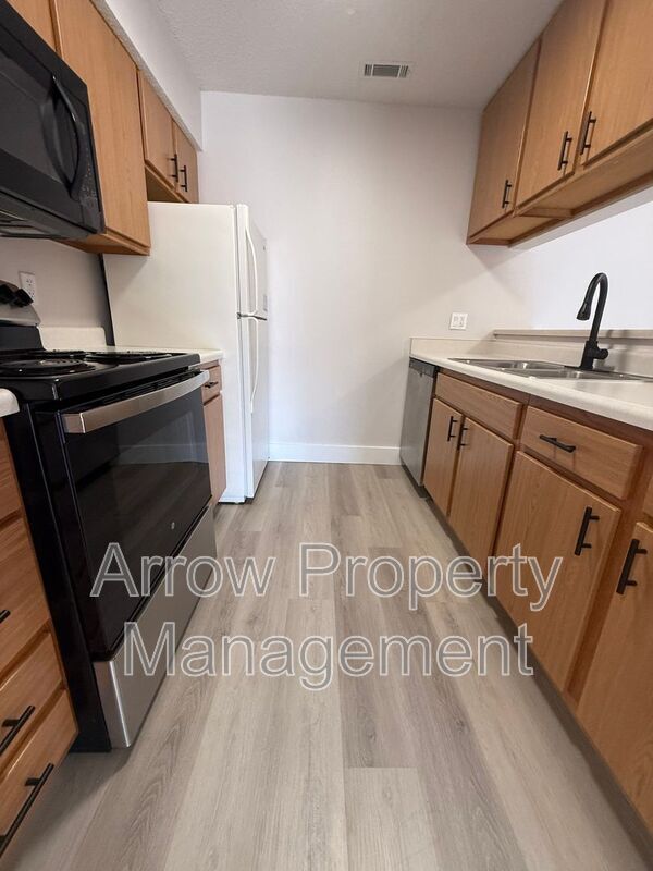 Foto del edificio - 2350 N 44th St