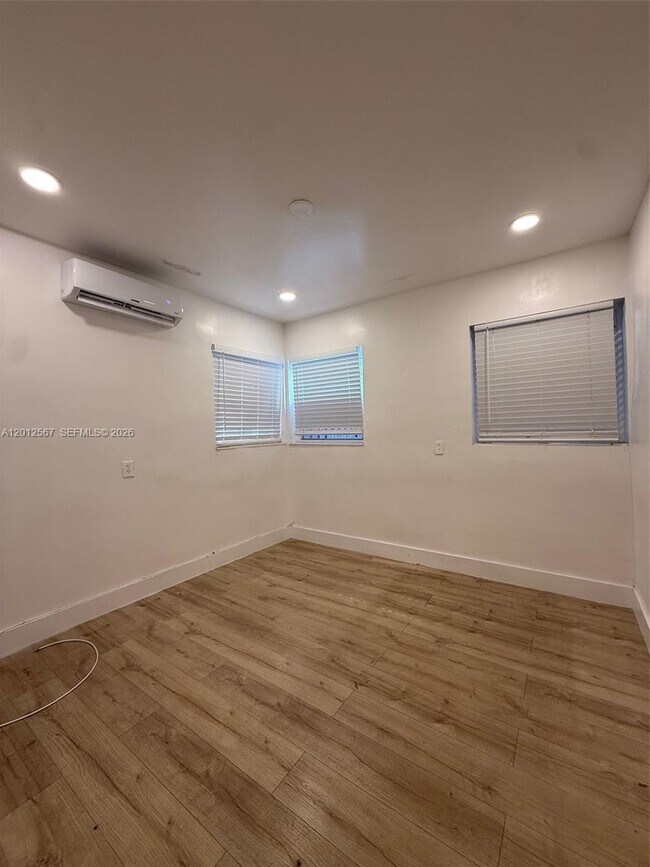 Foto del edificio - 7724 NE 1st Ave