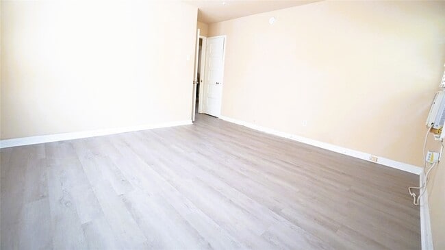 Foto del edificio - 2431 Shakespeare St