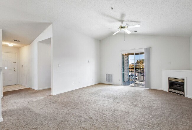 Foto del edificio - 2Bed/2Bath, Upgraded Condos in the Heart o...