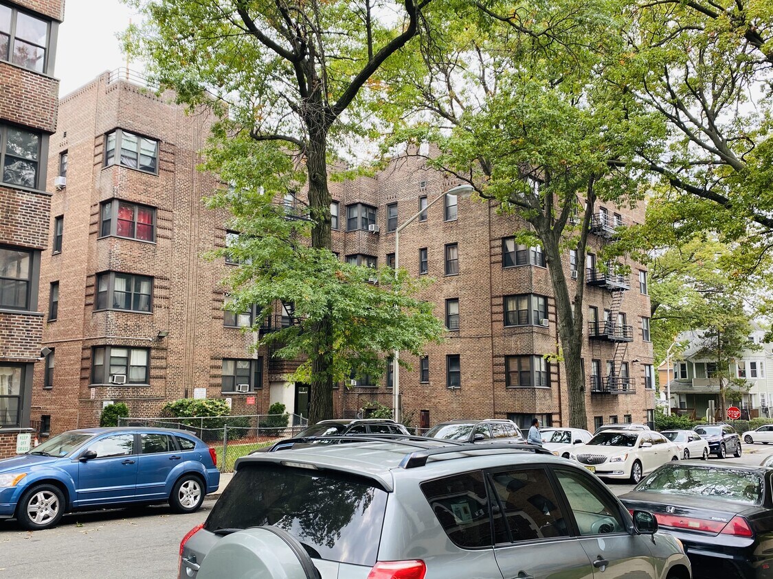 7 Chestnut St, East Orange, NJ 07018 Apartments 7 Chestnut St East
