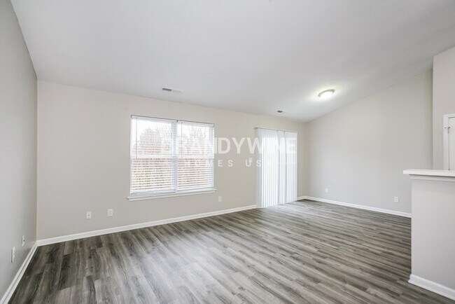 Building Photo - Modern Elegance 3BED 2BATH – Stylish Home ...