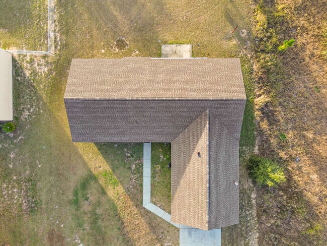 Foto del edificio - 3BR, 2BA available now in Silver Springs Shores