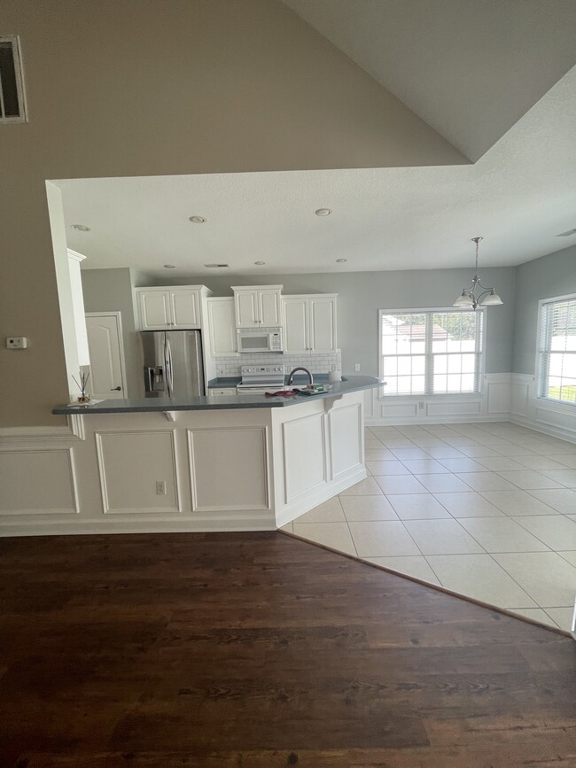 Building Photo - 107 Fox Den Dr