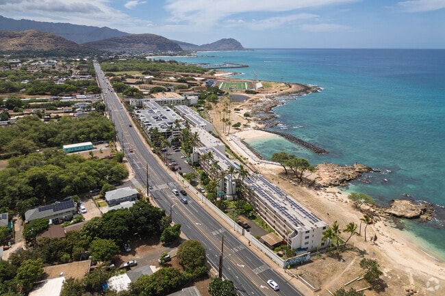 Building Photo - Makaha Surfside