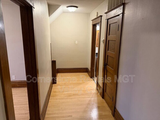 Building Photo - 139 6th St NW