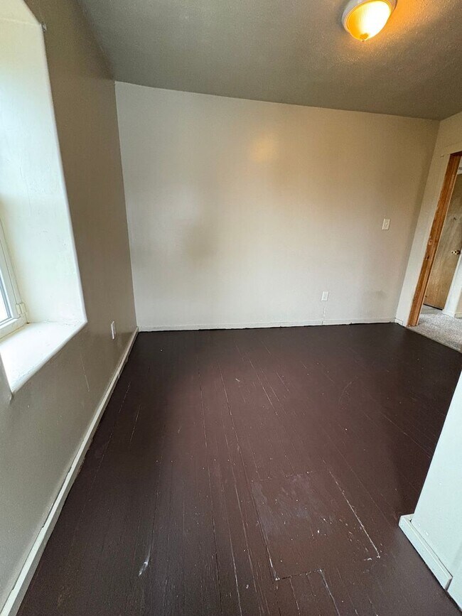 Foto del edificio - 695 Ewing St