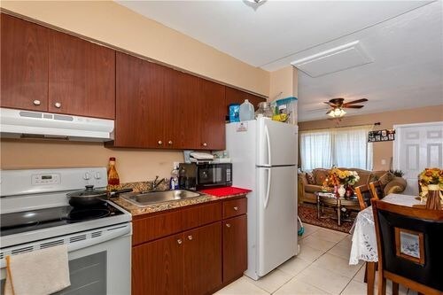 Building Photo - 6224 Miramar Pkwy