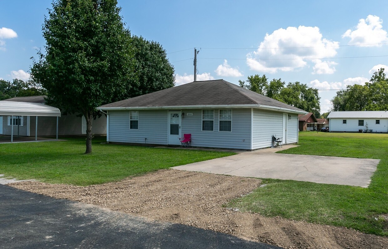 606 W Johnson, Stilwell, OK 74960 House Rental in Stilwell, OK