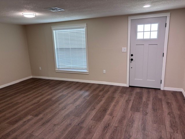 Foto del edificio - 8304 Mill Creek Ln
