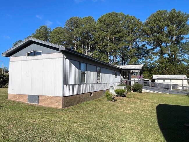 Foto del edificio - Quiet setting between Angier and Fuquay Varina