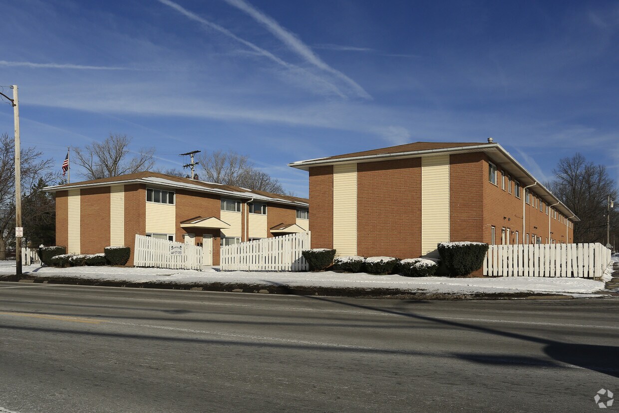 Briarwood Apartments in Elyria, OH