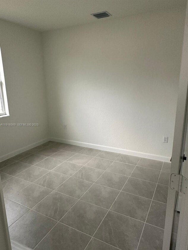 Foto del edificio - 2971 SE 23rd Ave