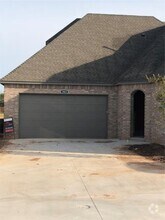 Building Photo - 3423 Enclave Pl