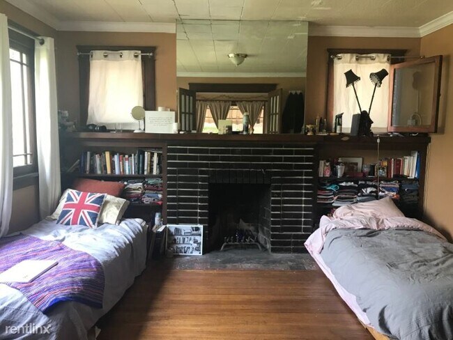 Building Photo - 3 br, 1 bath House - 542 N 500E
