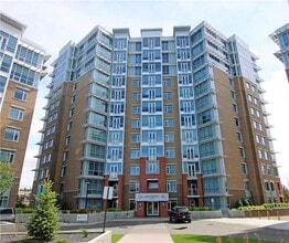 Building Photo - 32 Varsity Estates Cir NW