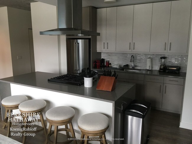 Foto del edificio - 423 E Ohio St