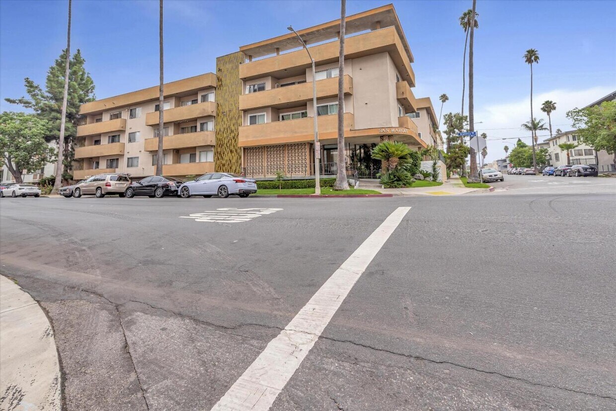 358 S Gramercy Pl, Los Angeles, CA 90020 - Condo for Rent in Los ...