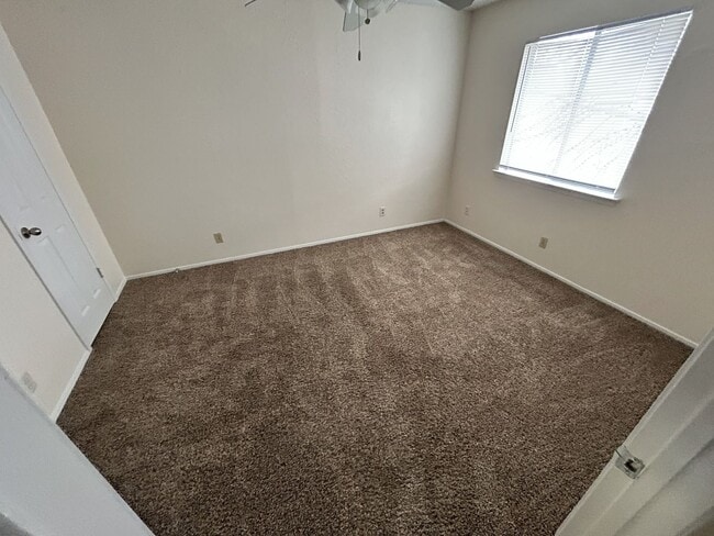 Building Photo - 2503 Royal Vista Dr