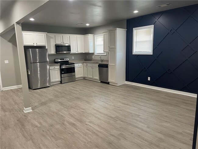 Building Photo - 1155 Lucile Ave SW