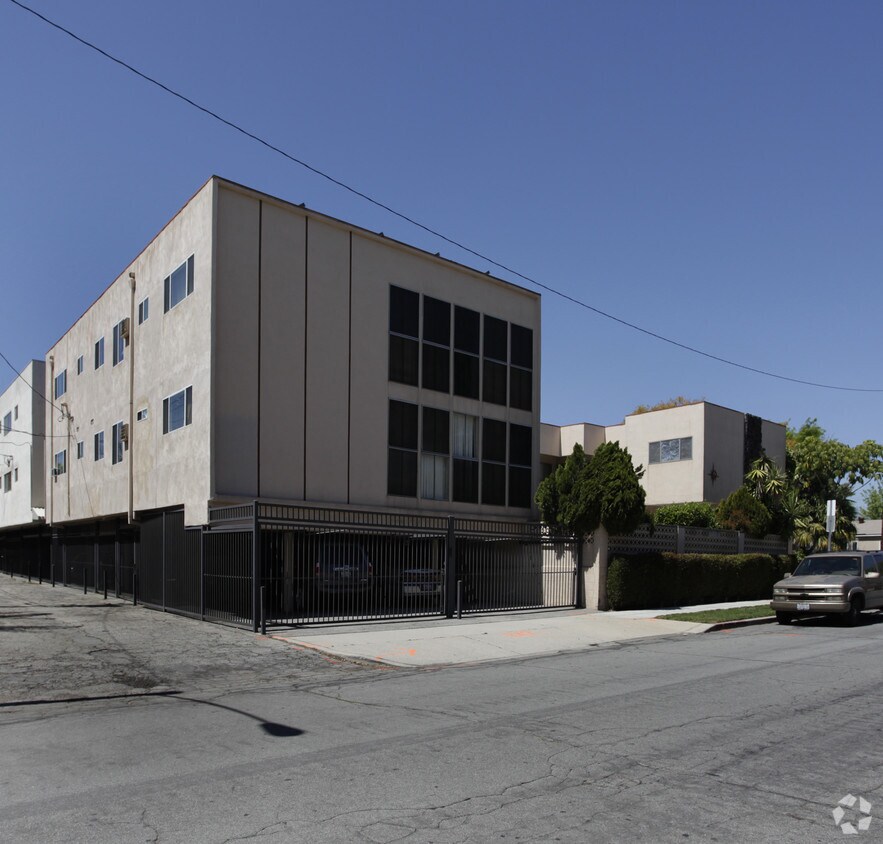 Building Photo - 541 N Naomi St